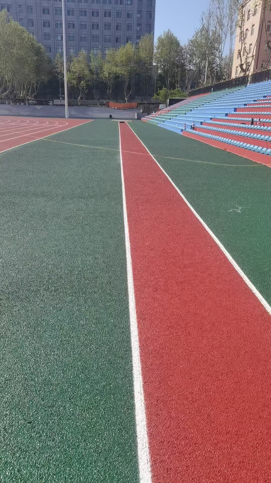 鹤岗市半预制型跑道透水跑道 - 厂家