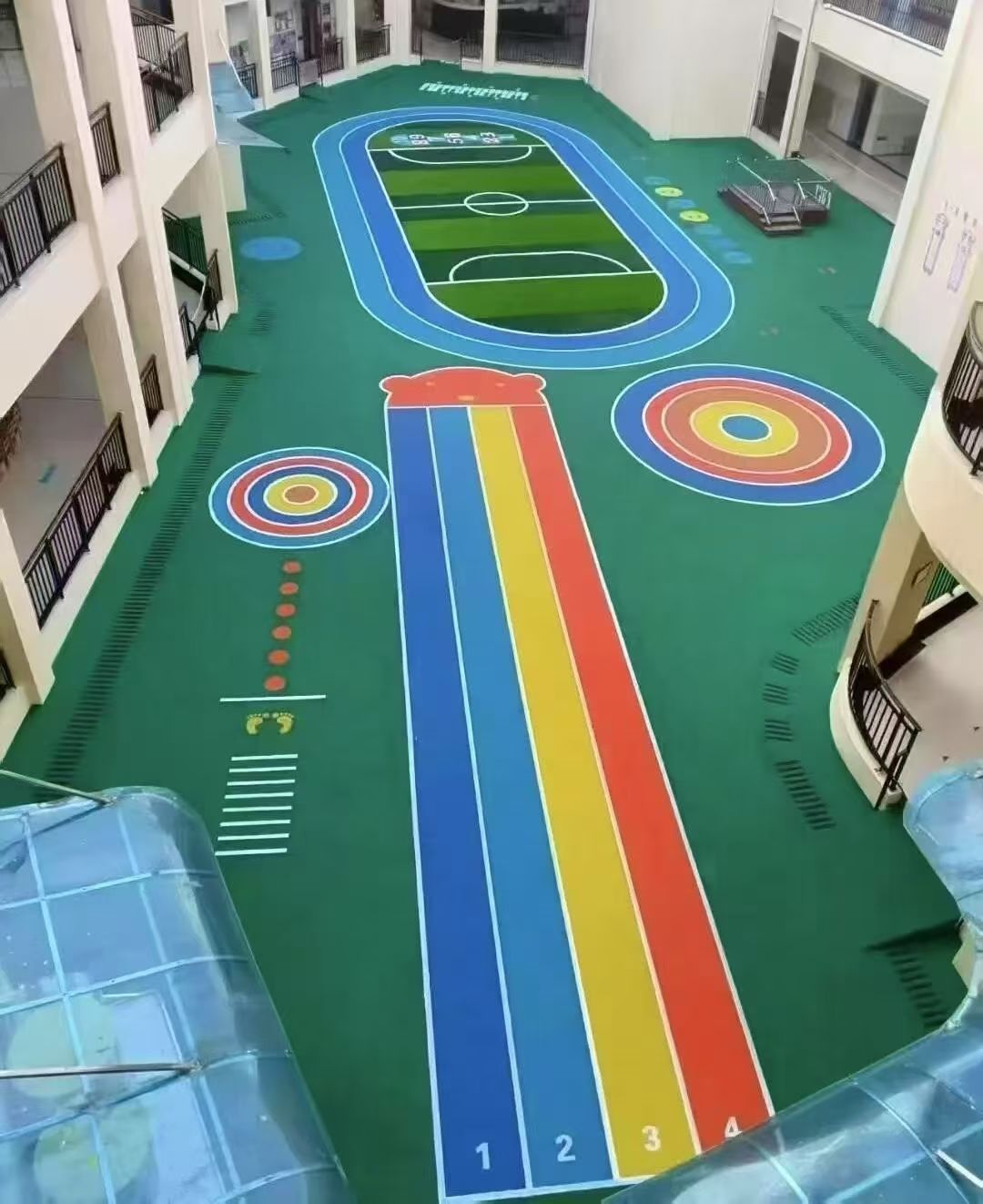 鹤岗市幼儿园塑胶跑道仿真草坪 - 方案